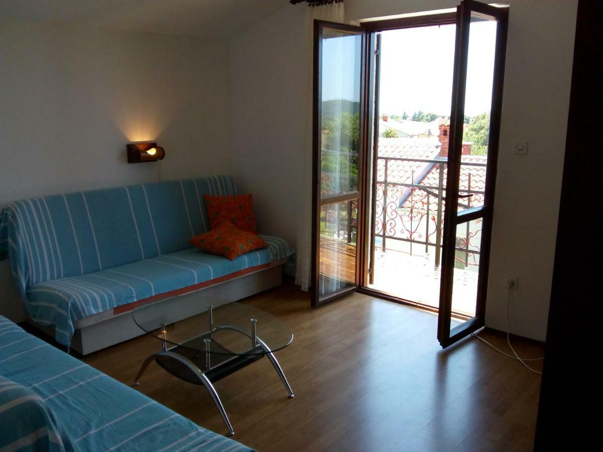 Dora Apartment